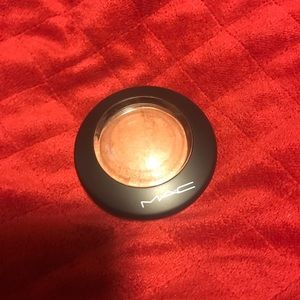 Mac cosmetics Cheeky Bronze mineral skin finish